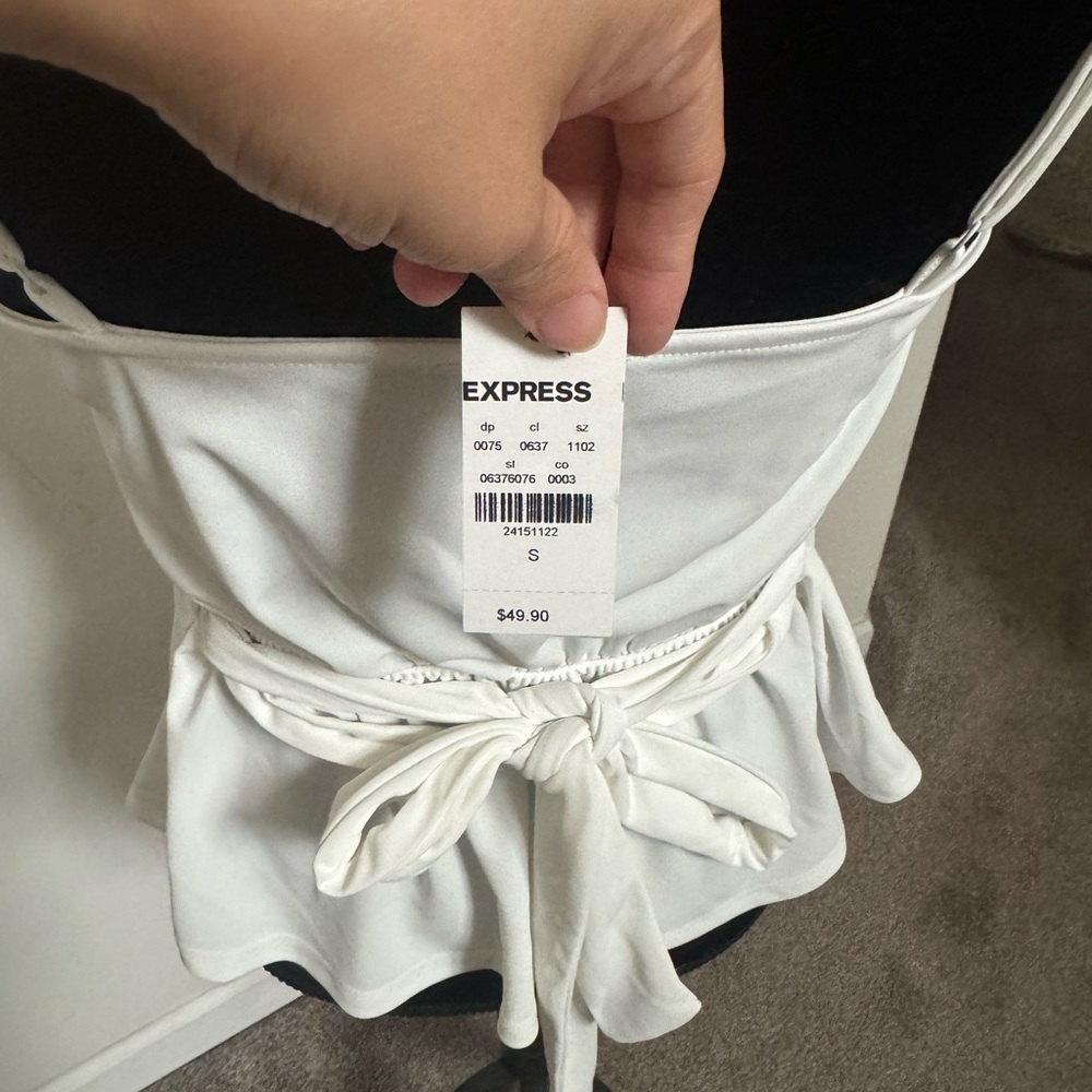 Halter top - Picture 2 of 3